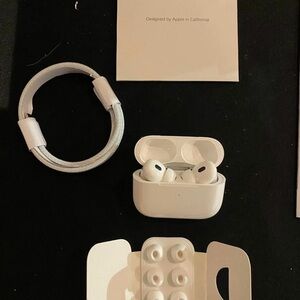 Apple White Wireless Earbuds with Charging Case
